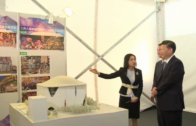 ▲國家主席習近平聽取了西九文化區(qū)規(guī)劃等情況的介紹。