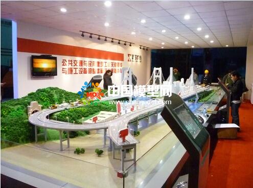 電子沙盤新穎信息量大展示面廣可進(jìn)行人機(jī)互動(dòng)