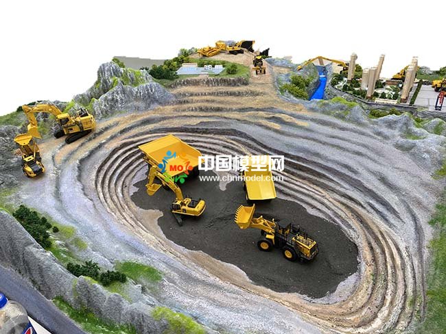 液壓挖掘機(jī)工作場(chǎng)景沙盤(pán)模型