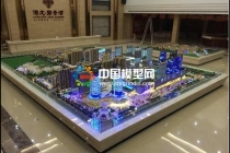建筑模型是沙盤的一個部分，沙盤模型內(nèi)容更廣