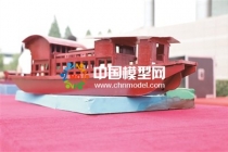 學(xué)生黨員制作紅色模型，弘揚(yáng)紅船精神