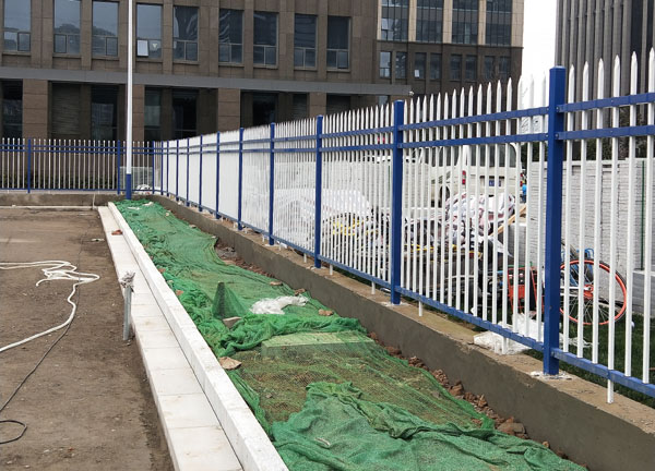 鋅鋼圍墻護(hù)欄價(jià)格 鋅鋼圍墻護(hù)欄價(jià)格