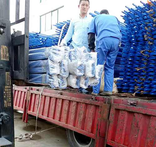 鋅鋼護欄發(fā)貨 鋅鋼護欄發(fā)貨